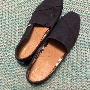 Navy blue Toms